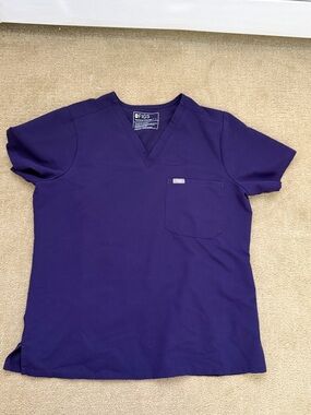 FIGS Digital Grape Scrub Top